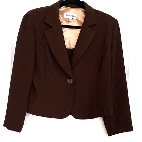 Dress suite. - Picture 6 of 7